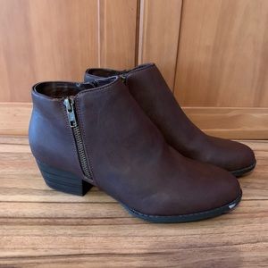 NWT! Brown Zipper Ankle Boots